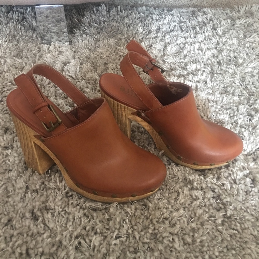 Brown platform summer shoes